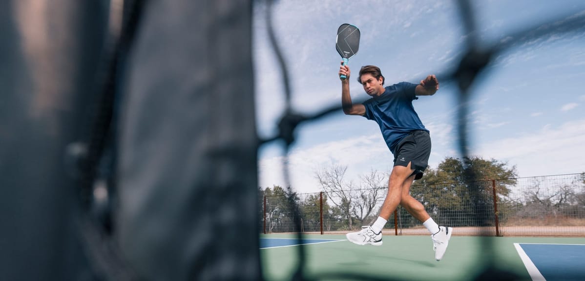 Zane Navratil Inks Multi-Year Shoe Deal with SQAIRZ